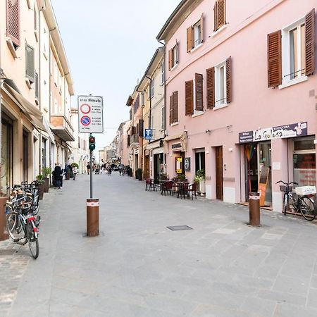 Exclusive Elegant Apartment In Pieno Centro! X4 Rimini Bagian luar foto