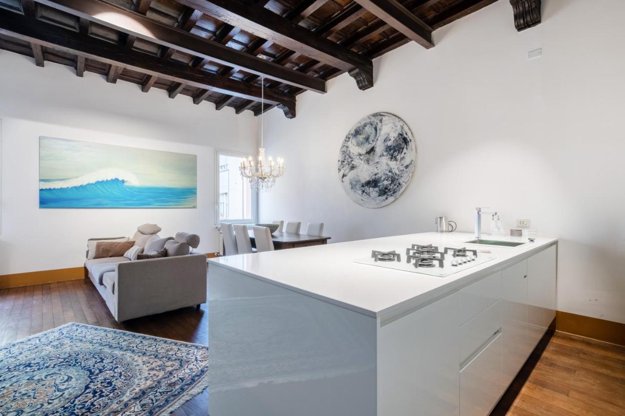 Exclusive Elegant Apartment In Pieno Centro! X4 Rimini Bagian luar foto